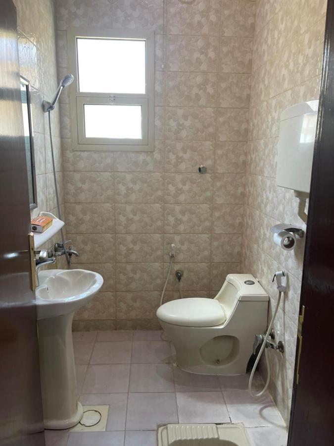 Spacious At Basla St 3 Mins From King Fahd Stadium Apartment *